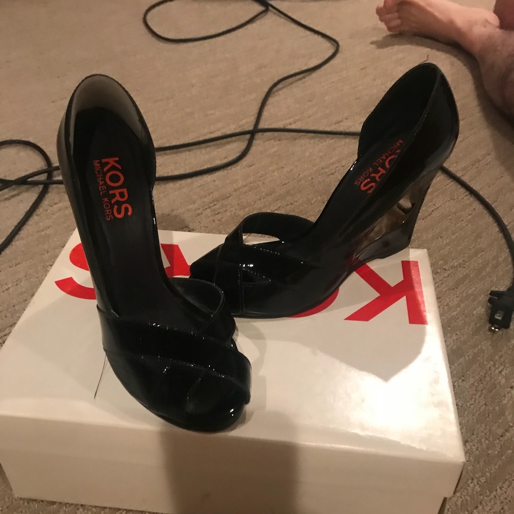 Kors/ Michael kors patent wedge